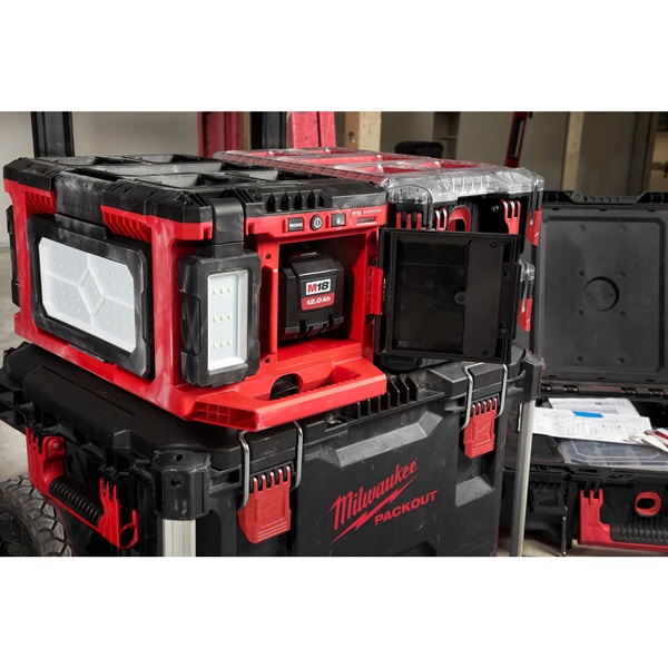Faro Led Packout MILWAUKE M18 POALC-0 IP54 4