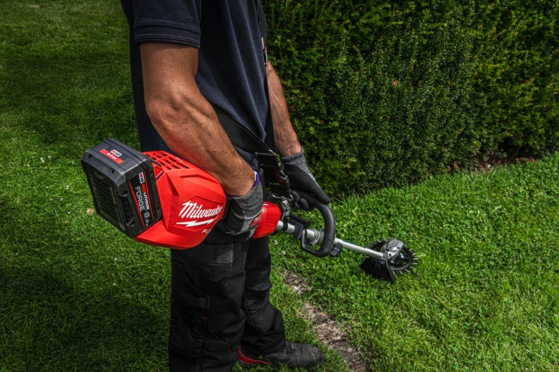 MULTI UTENSILE DA GIARDINO MILWAUKEE M18 FOPHLTKIT-0 2